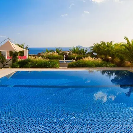 Villa Glass House *